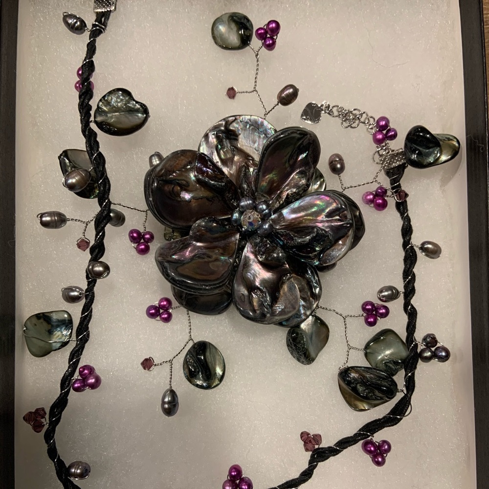 Peruvian connection Brooch and matching necklace.